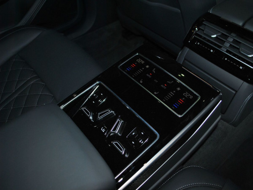 Audi S8, 2022 фото 12