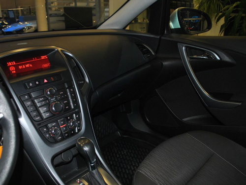 Opel Astra, 2013 фото 15